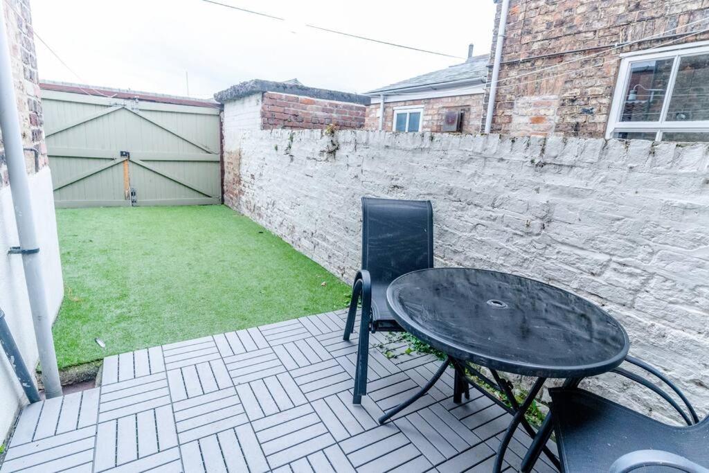Spacious 3 Bedroom House יורק מראה חיצוני תמונה