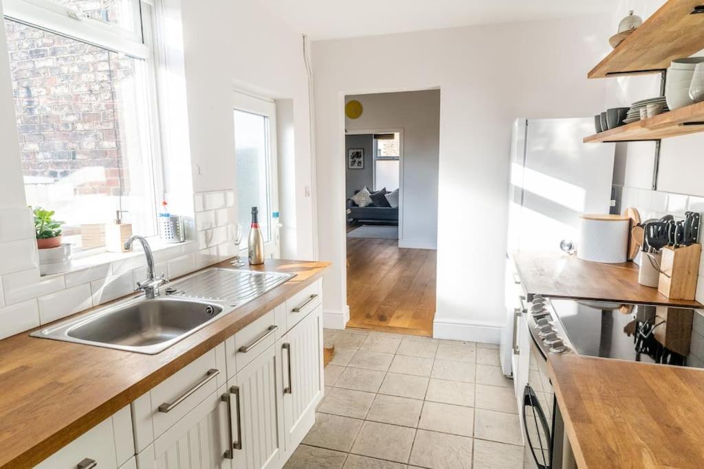 Spacious 3 Bedroom House יורק מראה חיצוני תמונה